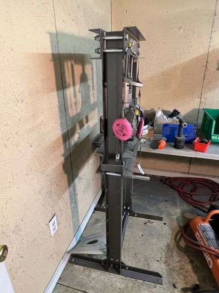 Central Machinery 40,000# Capacity Shop Press