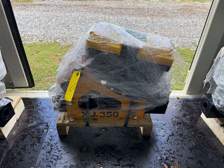 2025 Youert Unused XJ-350 Hydraulic Breaker image