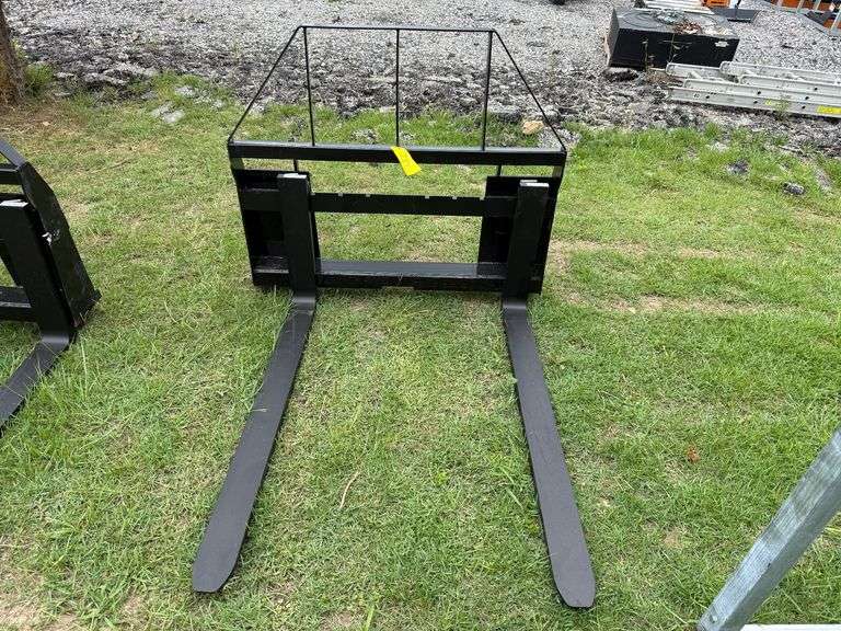 2025 Mower King Unused SA Skidsteer Pallet Forks image
