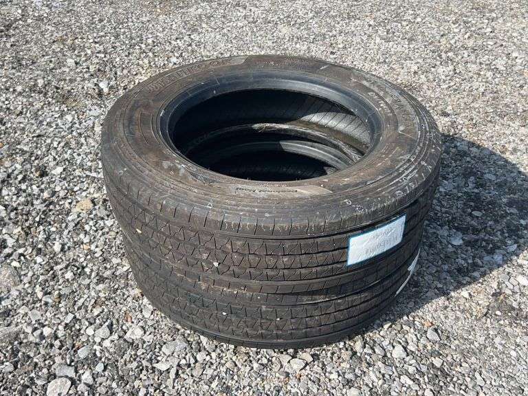 Lot - (2) Hankook Smartec Smart Flex AH35 19" Tires image