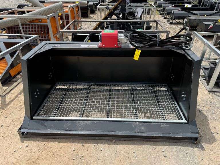 2025 Raytree Unused RMVB78 78in Skidsteer Vibrating Screening Bucket image