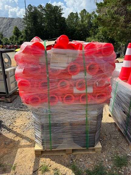 2025 Landhero Unused T-Top Bollard and Warning Burting Cones image