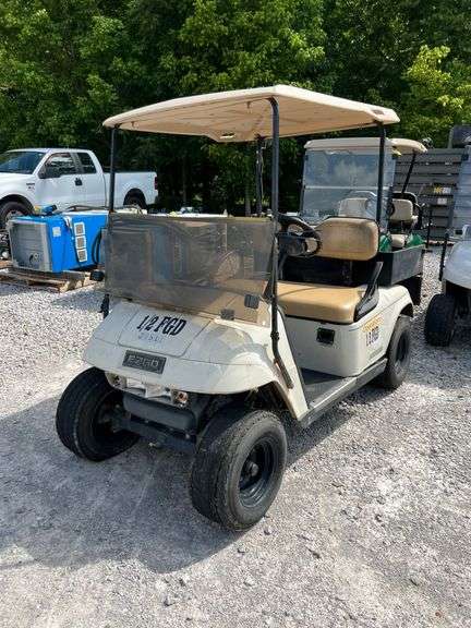 2010 EZ-GO Golf Cart image