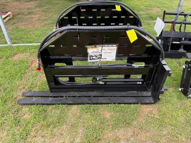 2025 GIYI Unused GYD-CYHC Skidsteer Side Shift Pallet Forks image