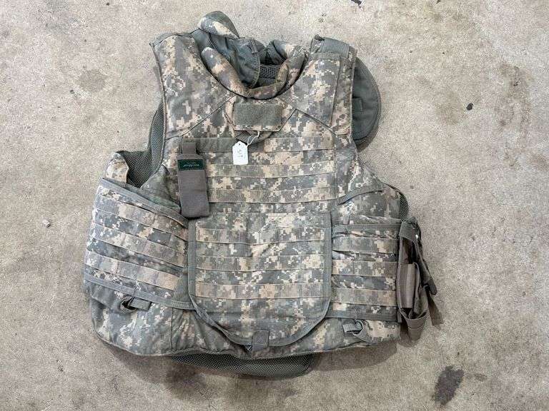 Outer Tactical Vest, Front Carrier with Ballistic Panels, Size: L image