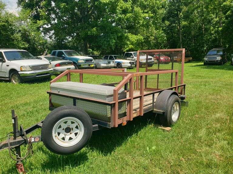 Utility Trailer with hoist image