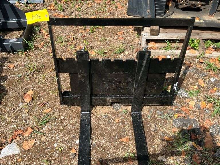 2025 GIYI Unused Mini-Skidsteer Pallet Forks image