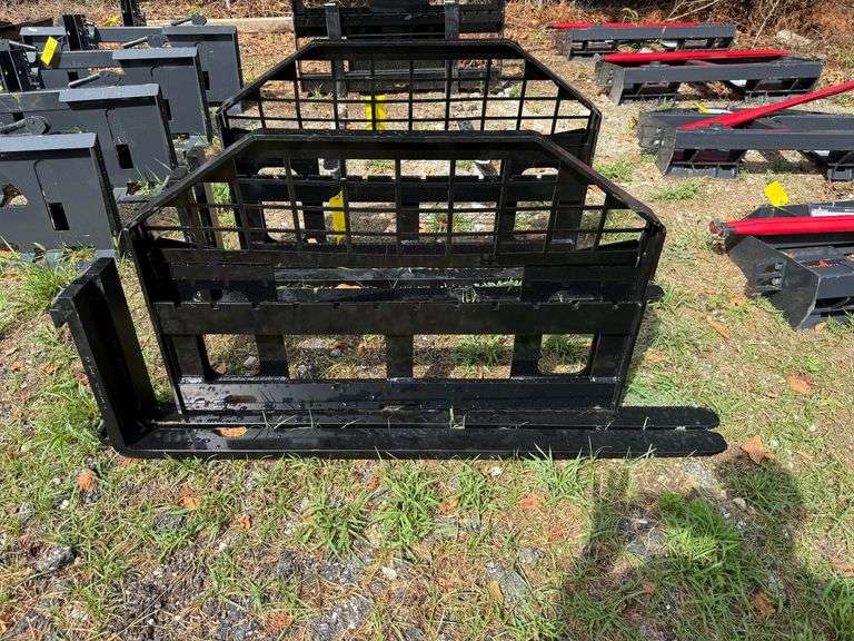2025 GIYI Unused Skidsteer Pallet Forks image