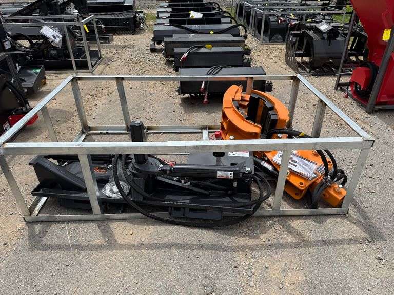 2024 Landhonor Unused RTH-13-2000G Skidsteer Rock and Tree Hand Grapple image