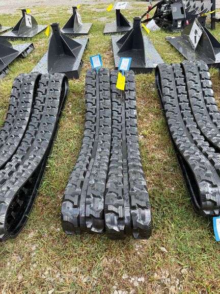 2025 Youert Unused Tracks - Pair image
