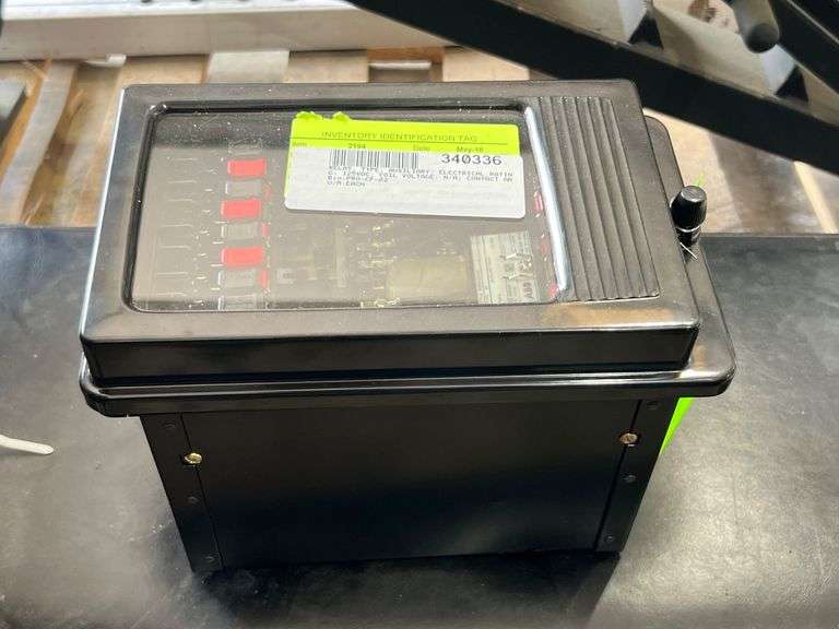 ABB Auxiliary Relay image