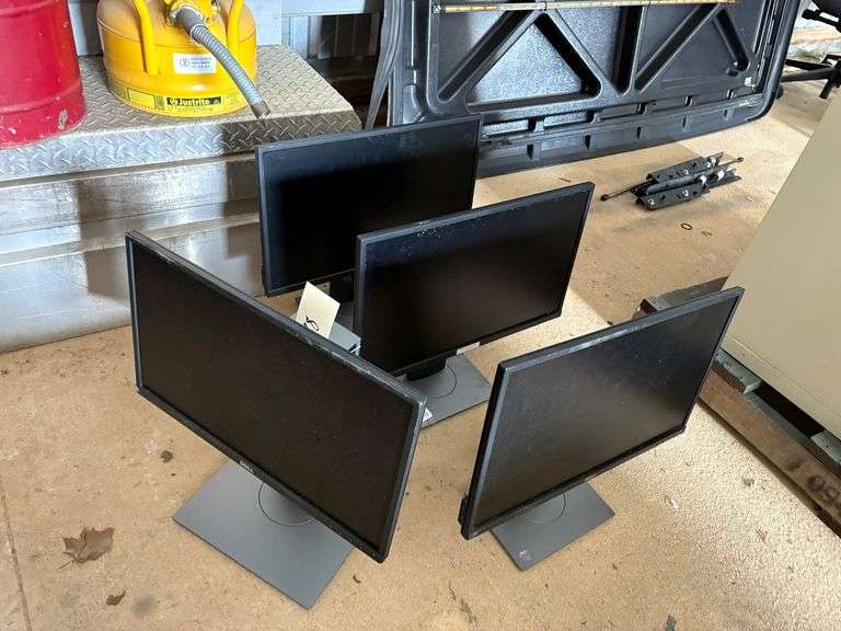 4 Dell Desktop Computer Screens image