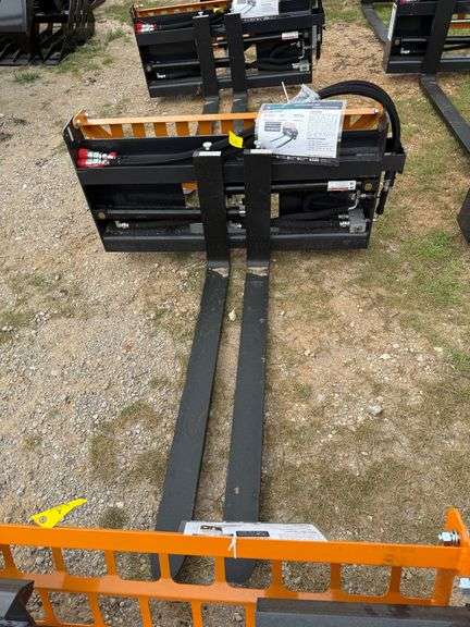 2025 Wolverine Unused PFA-11-3300G Skidsteer Hydraulic Pallet Forks image