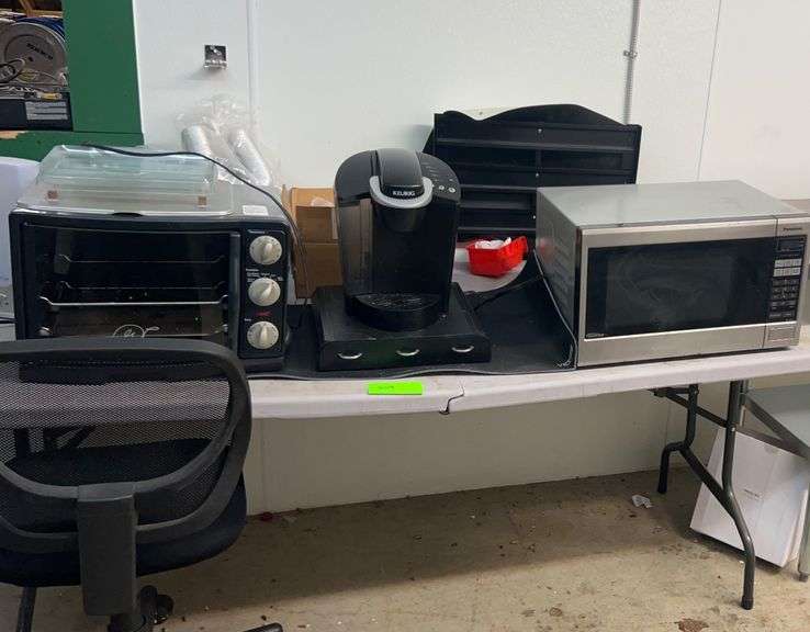 Table: George Foreman air fryer, Keurig coffee maker, Panasonic Microwave, desk/chair with all contents image