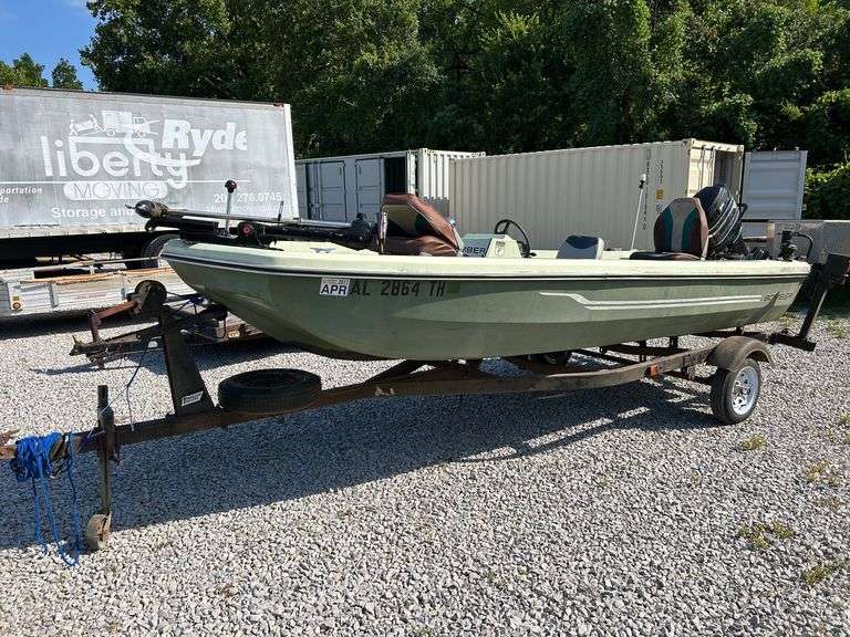 1977 Bomber B150 Fiberglass Boat 15' w Trailer image