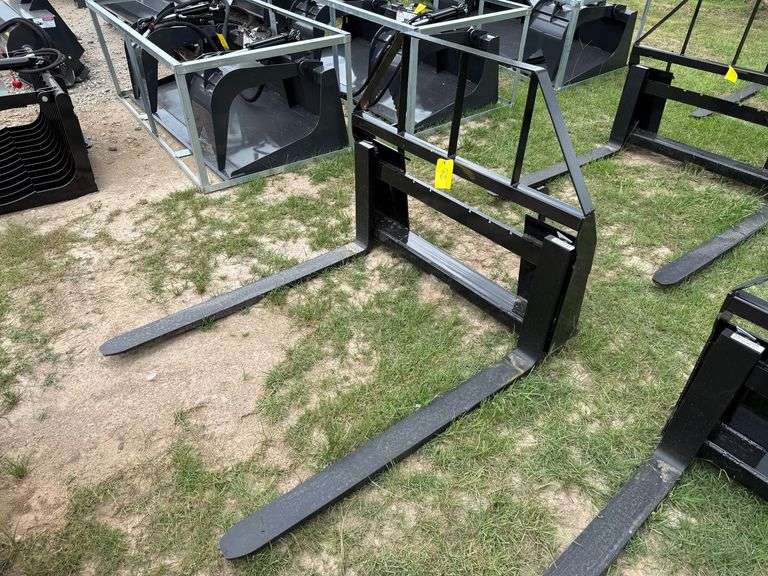 2025 Mower King Unused SA Skidsteer Pallet Forks