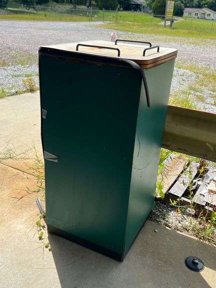 Lot of trash cans