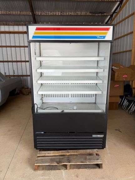 True TOAM-48-HC-TSL01 48" Vertical Open Air Cooler w/ (5) Levels image