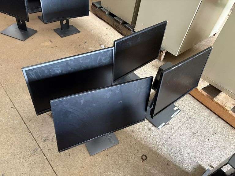 4 Dell Desktop Computer Screens image
