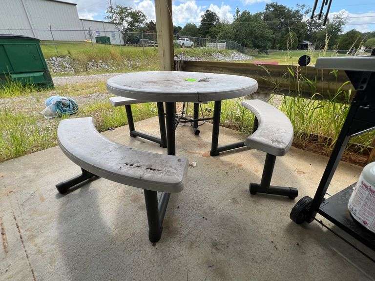 Lifetime Picnic Table (foldable)