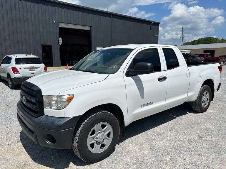 2013 Toyota Tundra 2WD image