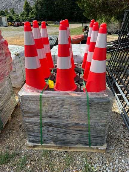 2025 Landhero Unused Traffic Road Cones - Pallet image