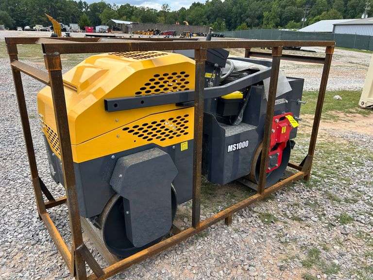 2025 MMS Vibratory Sit-On Road Roller image