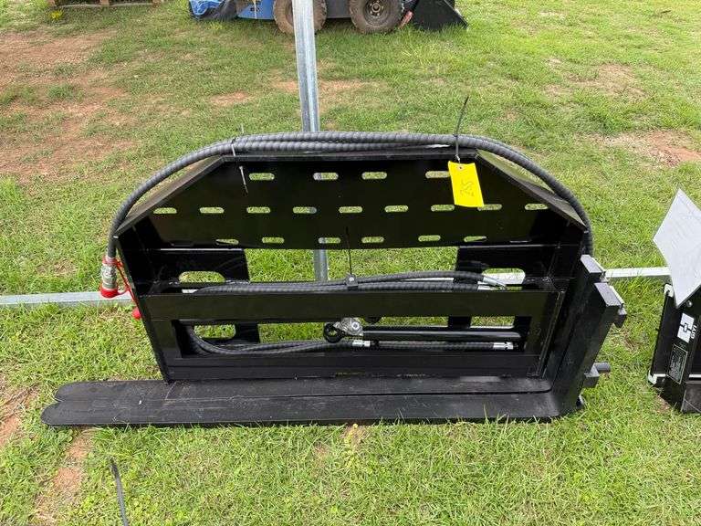 2025 GIYI Unused GYD-CYHC Skidsteer Side Shift Pallet Forks image