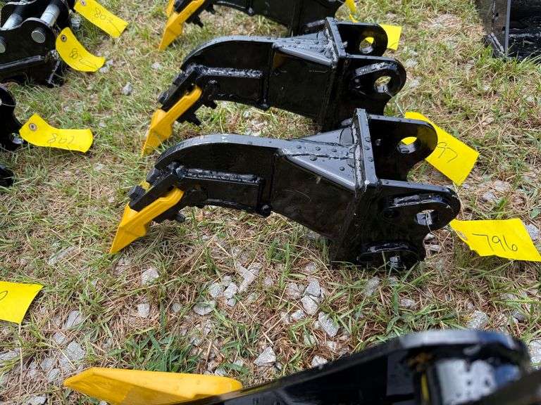 2025 Youert Unused Mini-Excavator Ripper image
