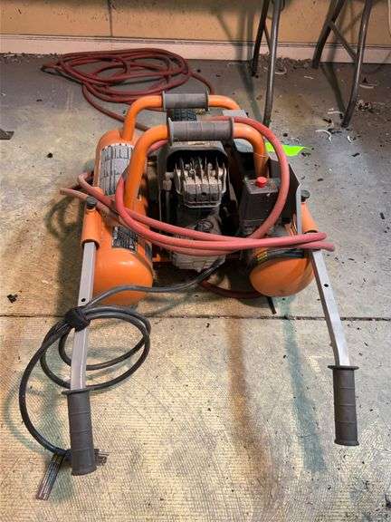 Rigid Mini wheelbarrel 5 gallon 90 PSI Compressor