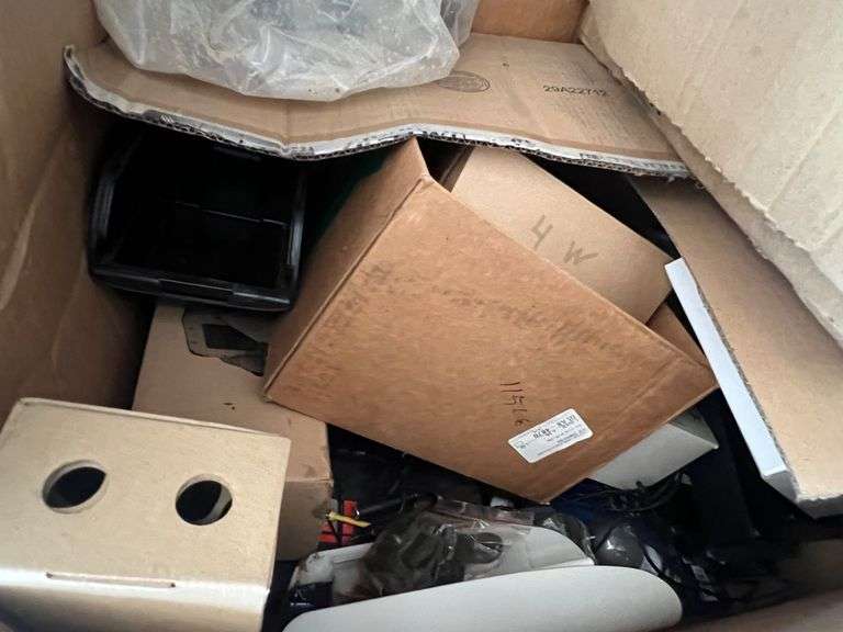 Pallet of misc reel parts