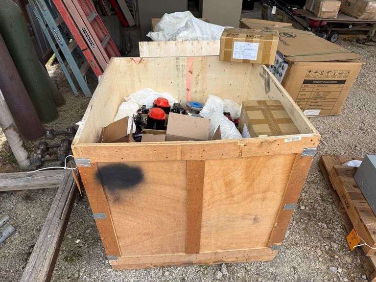Crate - Ball Valves, Eye Bolts and Wheels for the Valves image
