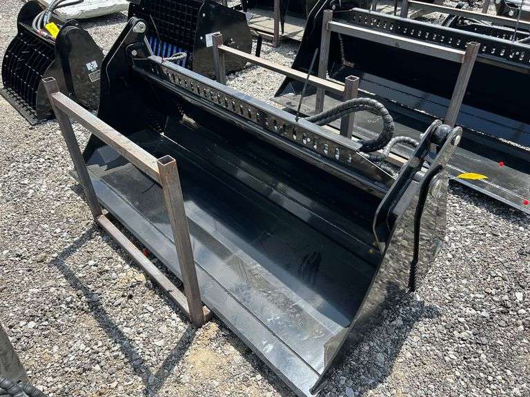 2025 GIYI Unused GY-KH72F Skid Steer 4 in 1 Combination Bucket image