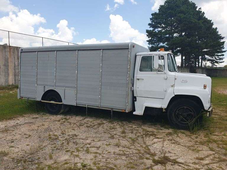 UPDATED INFO 1972 Ford 700 Old Beverage Truck image