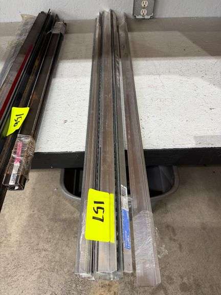 Lot - Assorted Aluminum Angle image