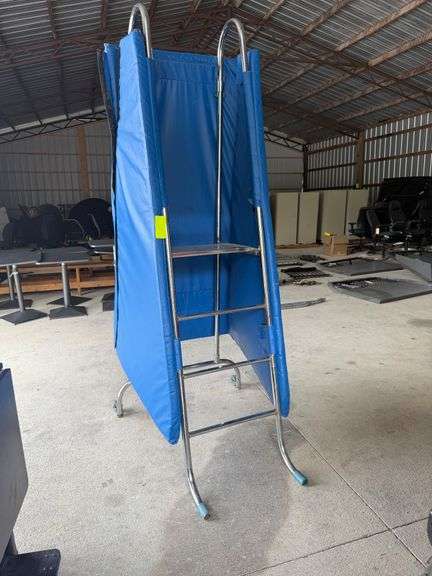 Free Standing Official Referee Stand with Wrap-Around Pad image