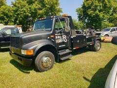1997 International 4700 4 x 2 Wrecker