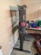 Central Machinery 40,000# Capacity Shop Press