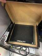 3D Printer COMGROW with table & contents