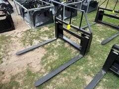 2025 Mower King Unused SA Skidsteer Pallet Forks