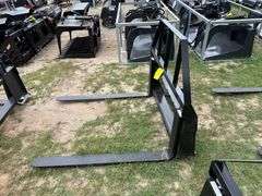2025 Mower King Unused SA Skidsteer Pallet Forks