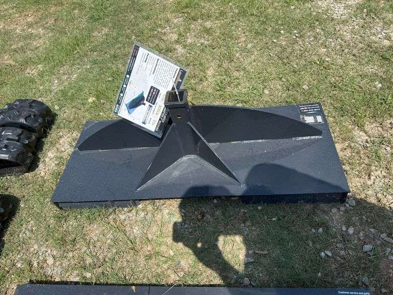 2025 Landhonor Unused UHA-16-3000G Skidsteer Universal Hitch Adapter image