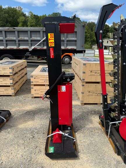 2025 Raytree Unused RMLS18T Skidsteer Log Splitter image