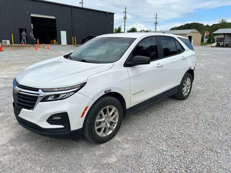 2023 Chevrolet Equinox LS image