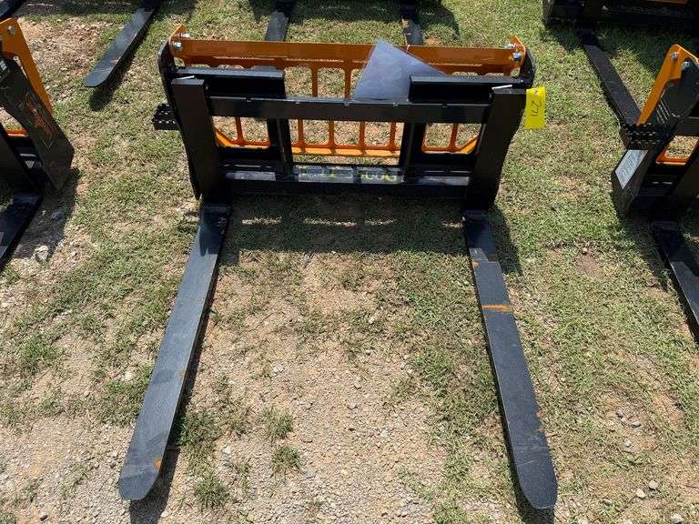 2025 Landhonor Unused PF-11-3500G Skidsteer Pallet Forks image