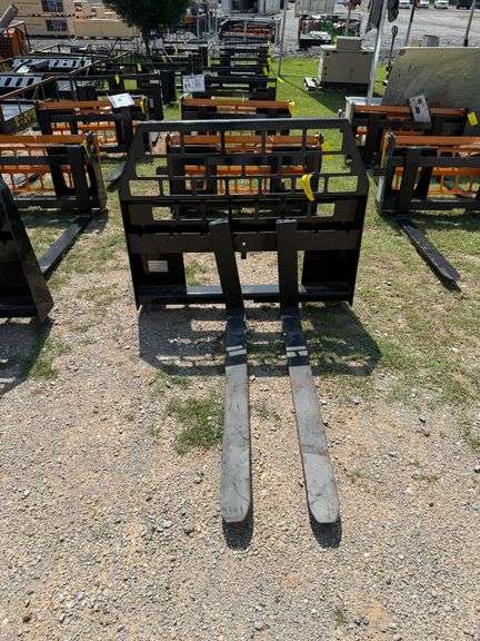2025 CFG Industrial Unused SSCPF48-4400-HFF Skidsteer Pallet Forks image
