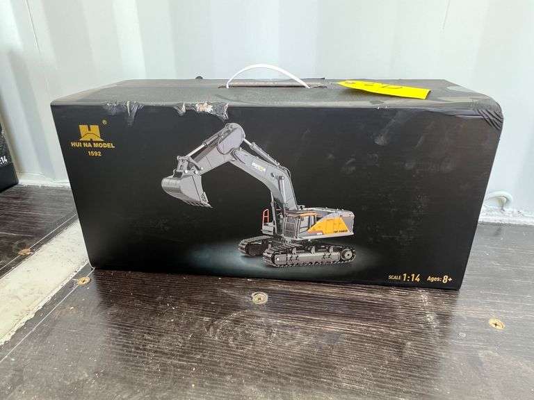 2025 Unused Huina Model 1592 Remote Control Excavator image