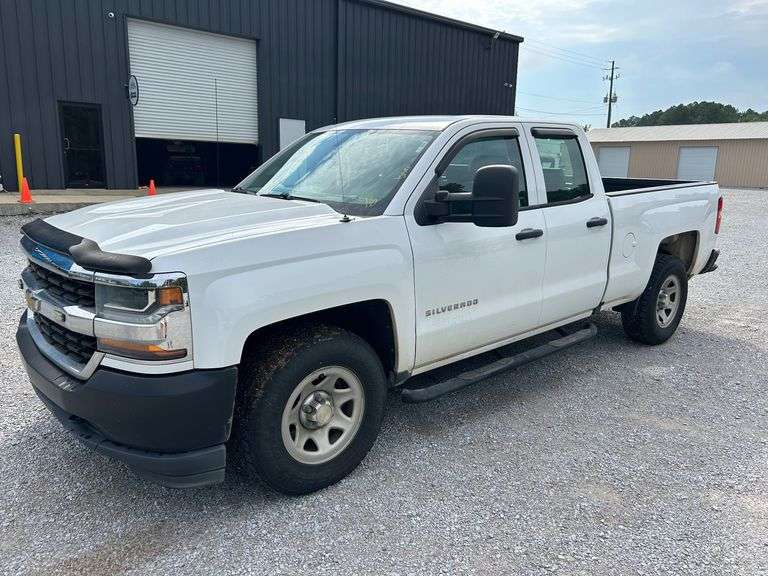 2017 Chevrolet Silverado 1500 WT 2WD Double Cab image
