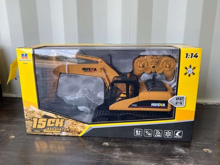 2025 Unused Huina Toys Model 1535 Die-Cast Remote Control Excavator image