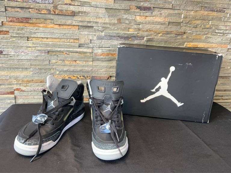 Nike Air Jordan Spizike BG - Size: 6.5Y image